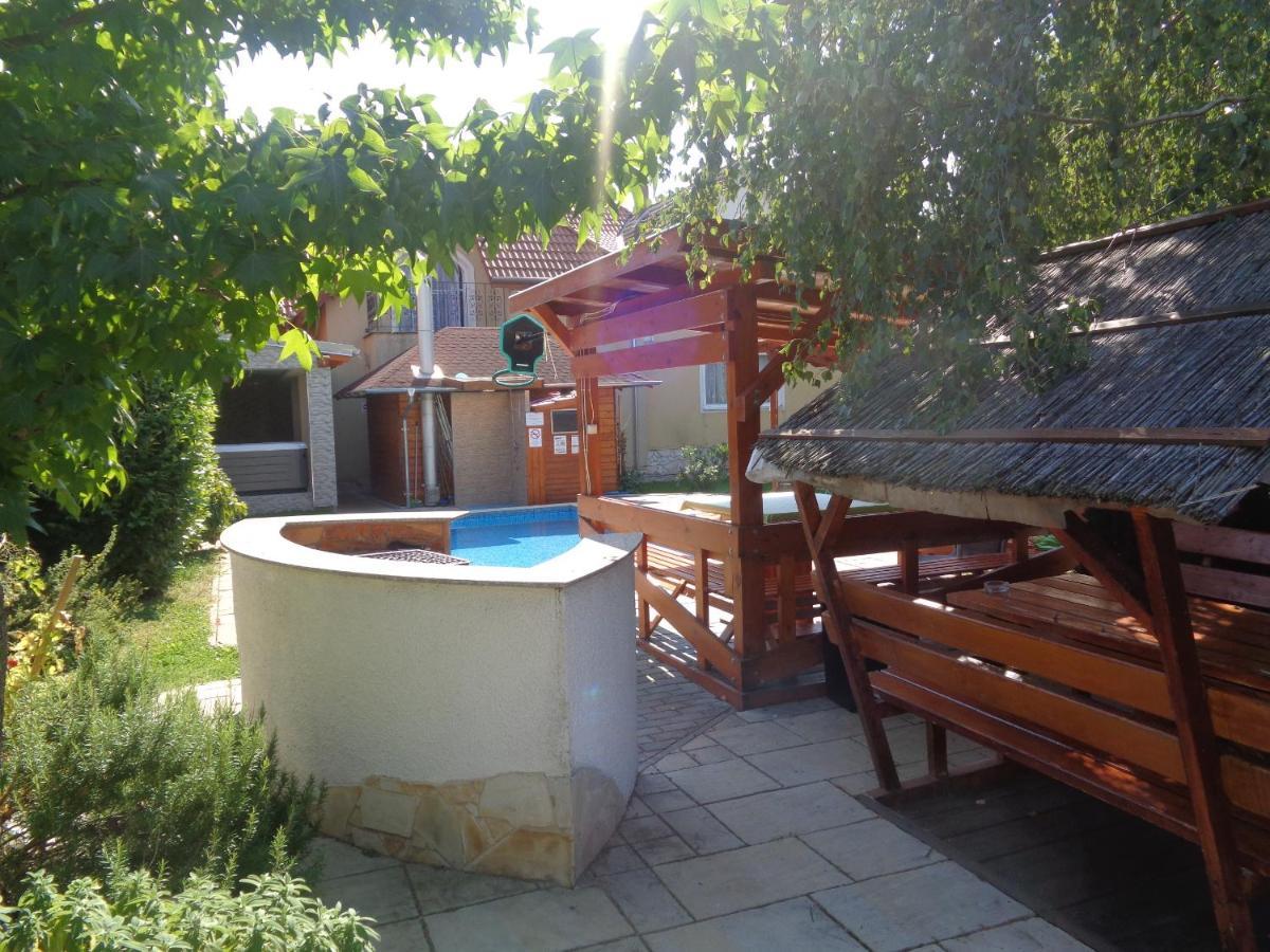 Patricia Panzio Hotel Buk Exterior photo
